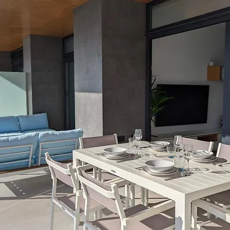 Sunset Waves Retreat アパート ベニドルム