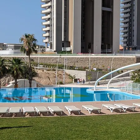 Sunset Waves Retreat * ベニドルム