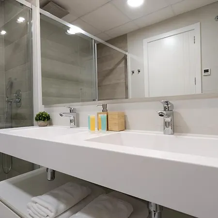 Sunset Waves Retreat * ベニドルム